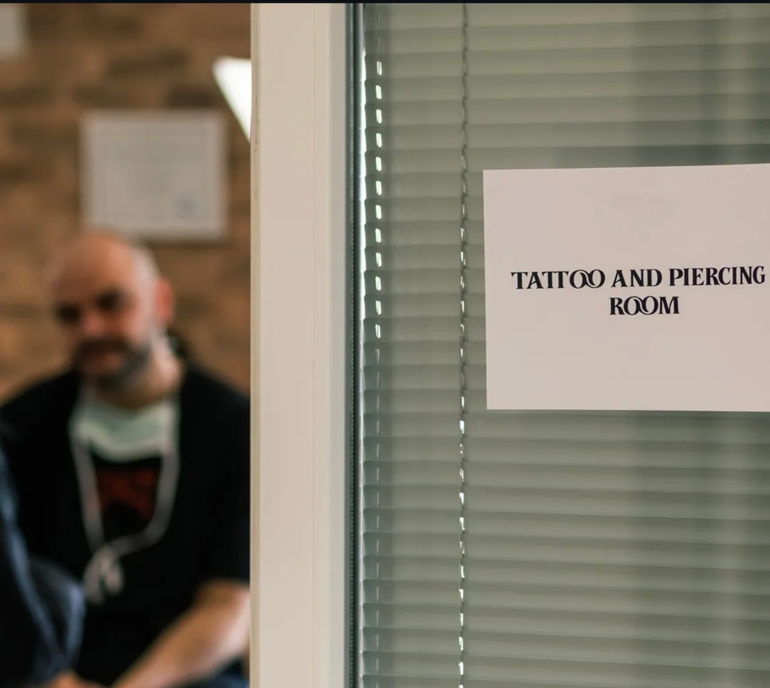 Tattoo and piercing room